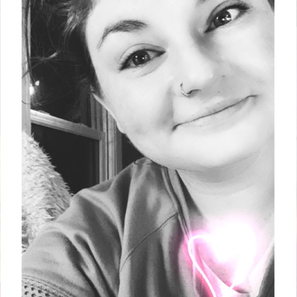 Meet your Posher, Siara - Picture 3 of 5